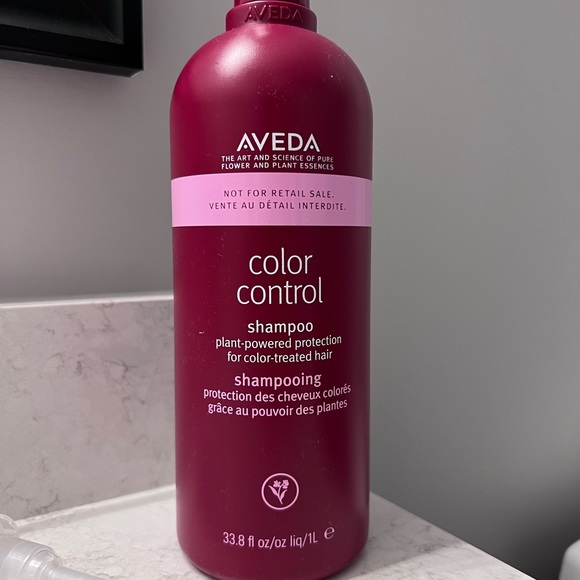 Sold separately. Aveda 1 liter shampoo/conditioner - Picture 4 of 9